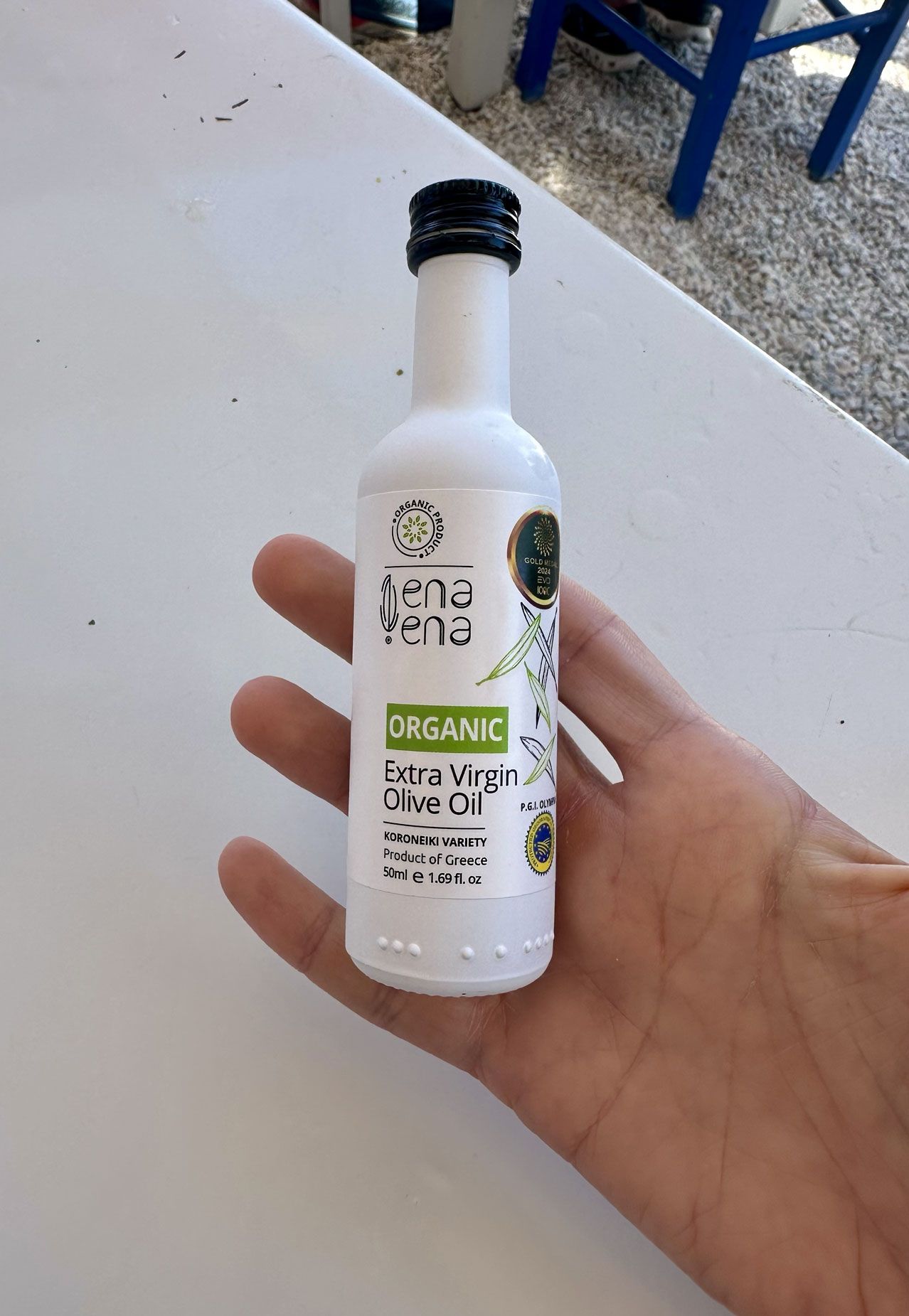 Bottiglietta di olio extra vergine di oliva di origine greca