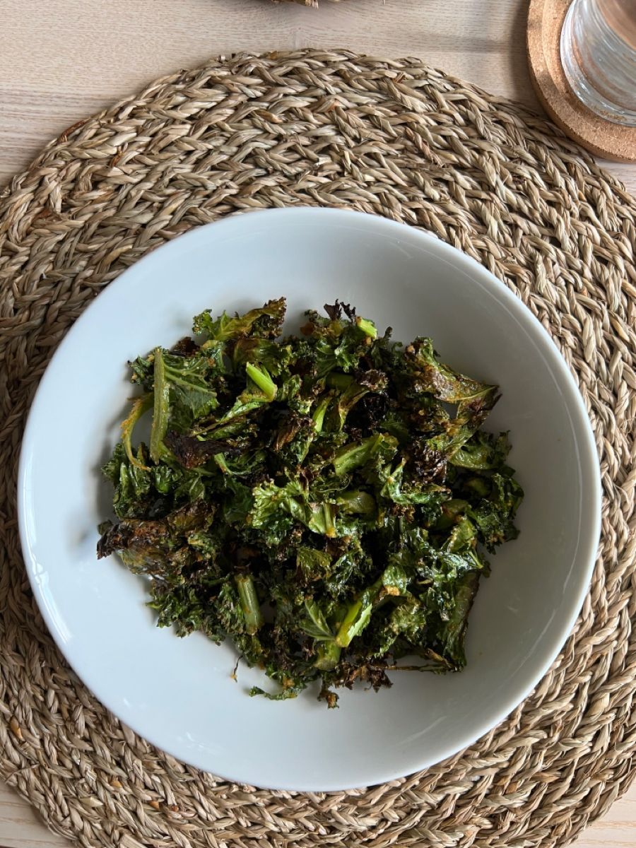 Chips di cavolo riccio e olio EVO