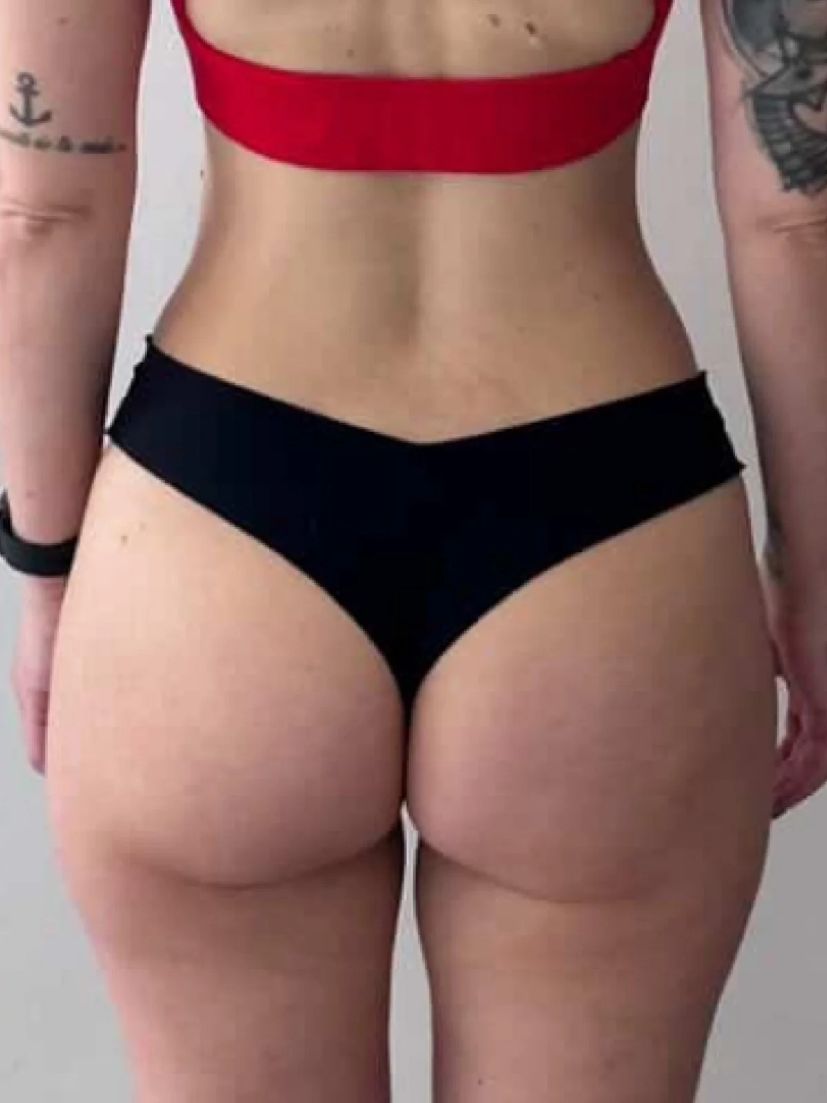 Roberta di spalle dopo il Pilates Linfodrenante, glutei e cosce tonici e pelle uniforme